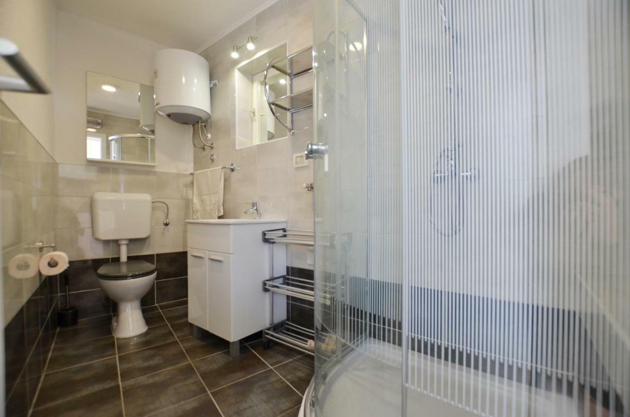 Yulia Apartments โรวีน ภายนอก รูปภาพ