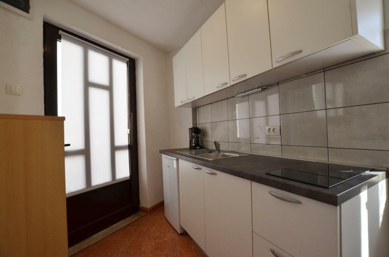 Yulia Apartments โรวีน ภายนอก รูปภาพ