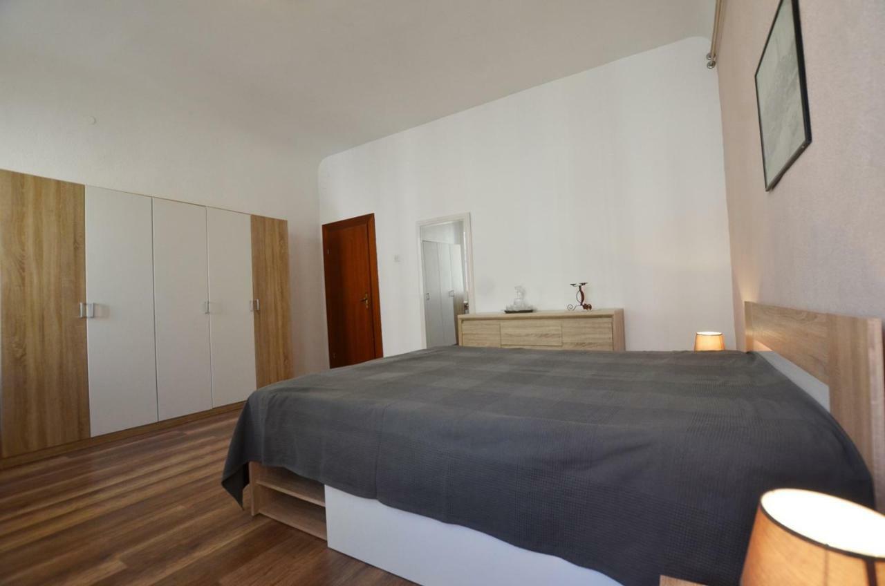 Yulia Apartments โรวีน ภายนอก รูปภาพ