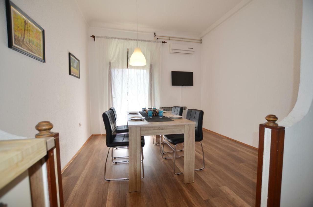 Yulia Apartments โรวีน ภายนอก รูปภาพ