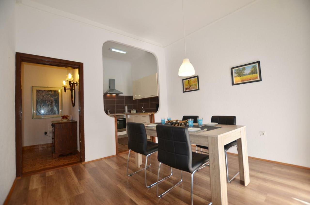 Yulia Apartments โรวีน ภายนอก รูปภาพ